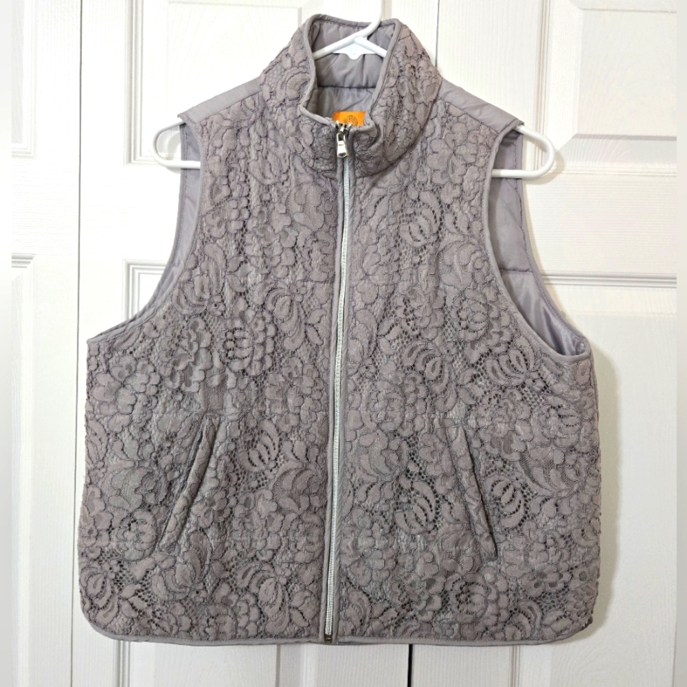 Gray Insulated Zip-Up Puffer Vest w/Lace Details & Pockets, Size Large, Like New